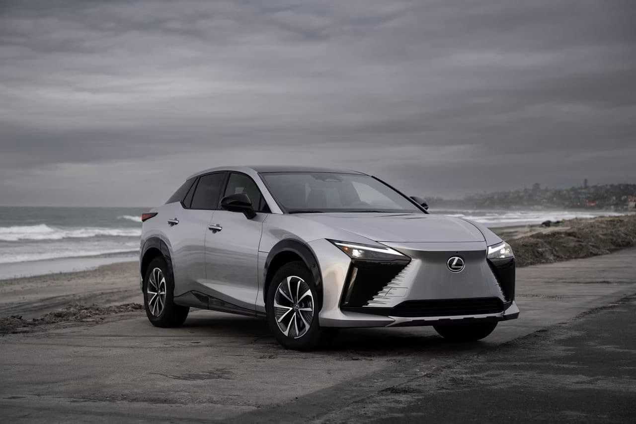 Lexus RZ