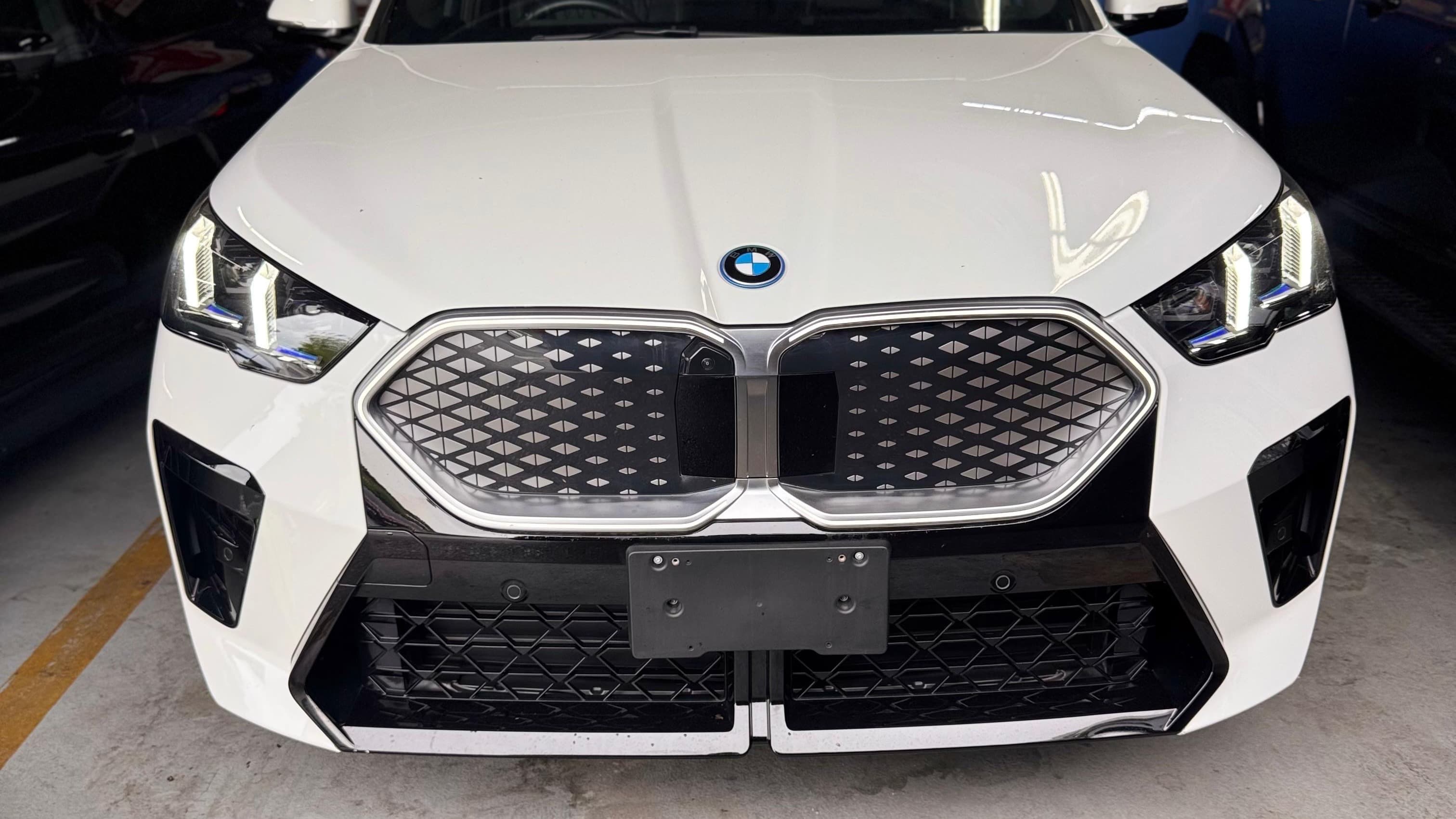 BMW iX2